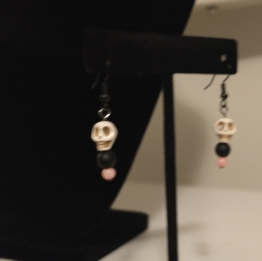 Earrings - Picture 3 of 4